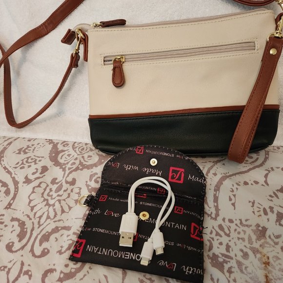Stylish cream and black leather crossbody bag with mobile charging battery - Picture 2 of 5